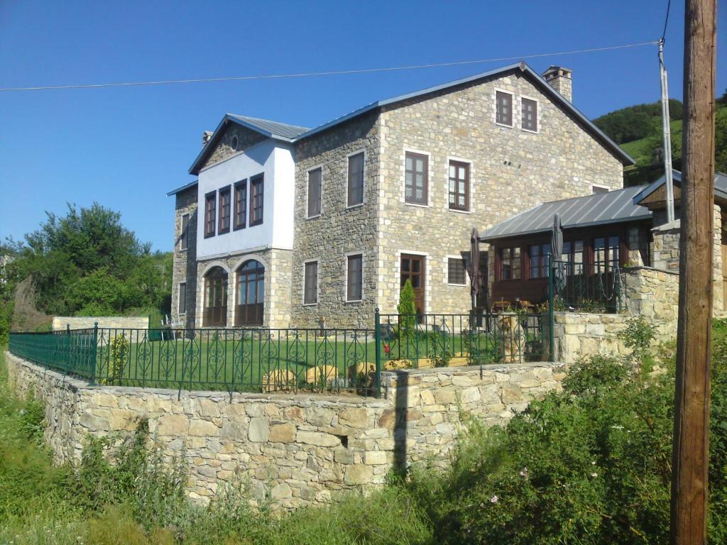 Argyro Guesthouse Nymfaio Bagian luar foto