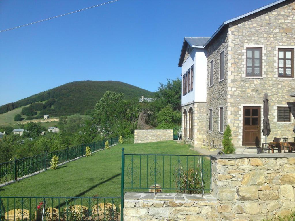 Argyro Guesthouse Nymfaio Bagian luar foto