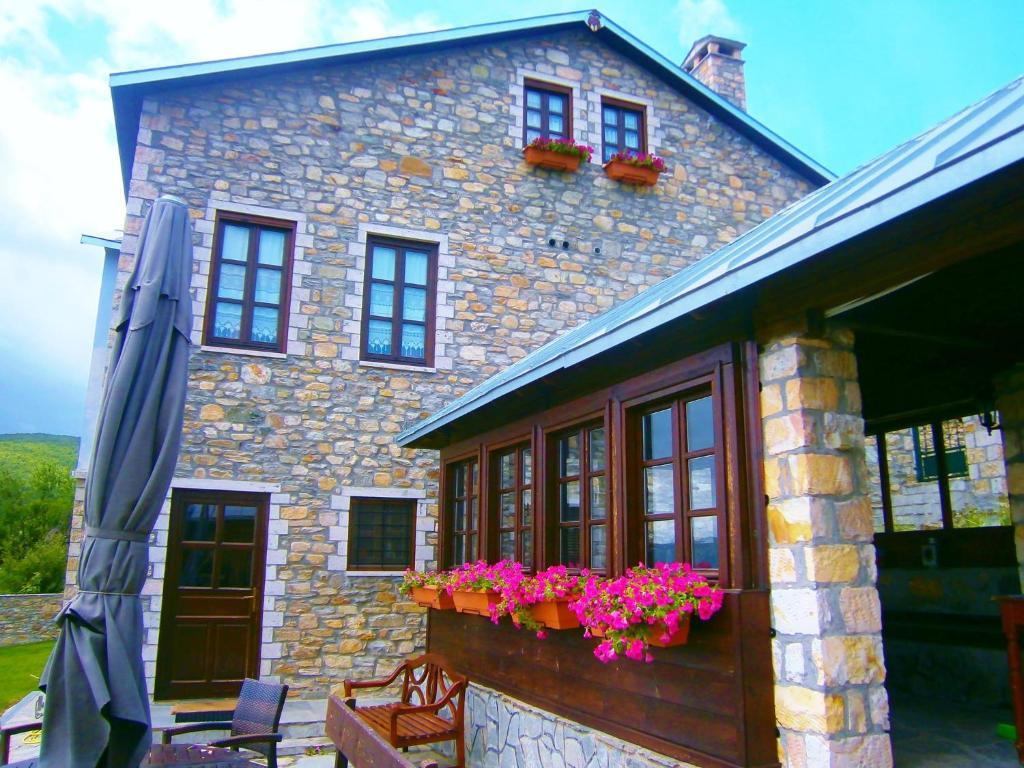Argyro Guesthouse Nymfaio Bagian luar foto